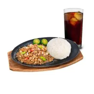 Chicken sisig with drink